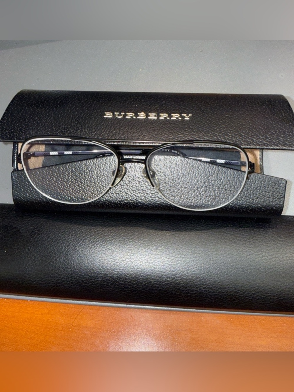 Burberry Aviator black glasses #luxury #eyewear #burberry